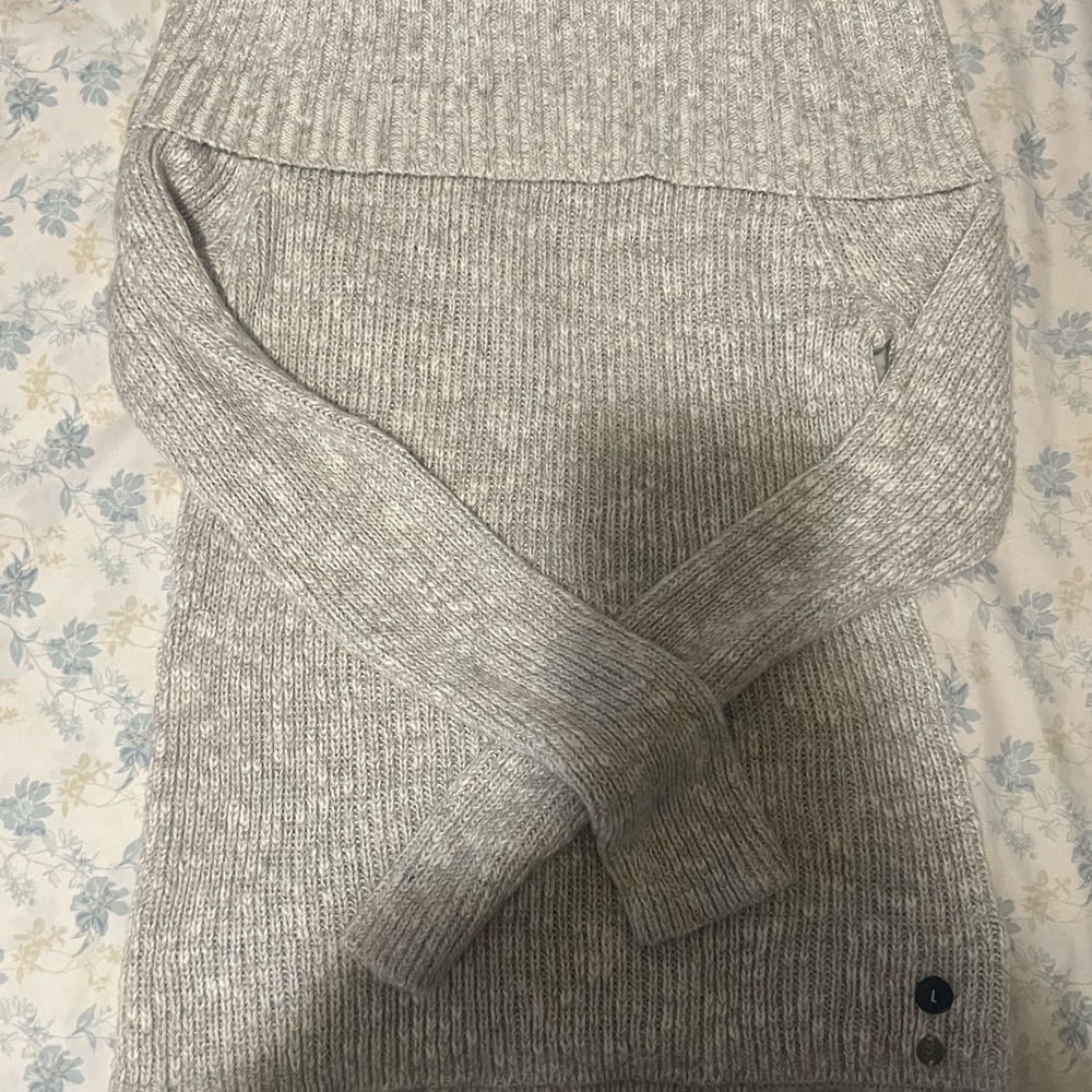 Hollister Light Gray Women's Off the Shoulder Sweater